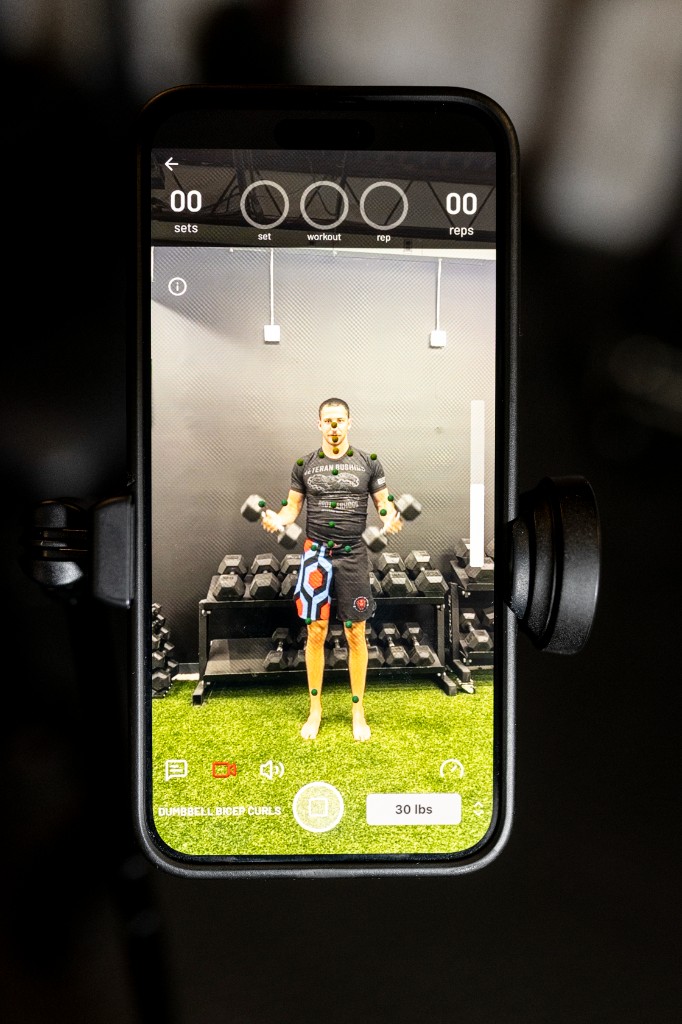 POSE live product screen photo 11.